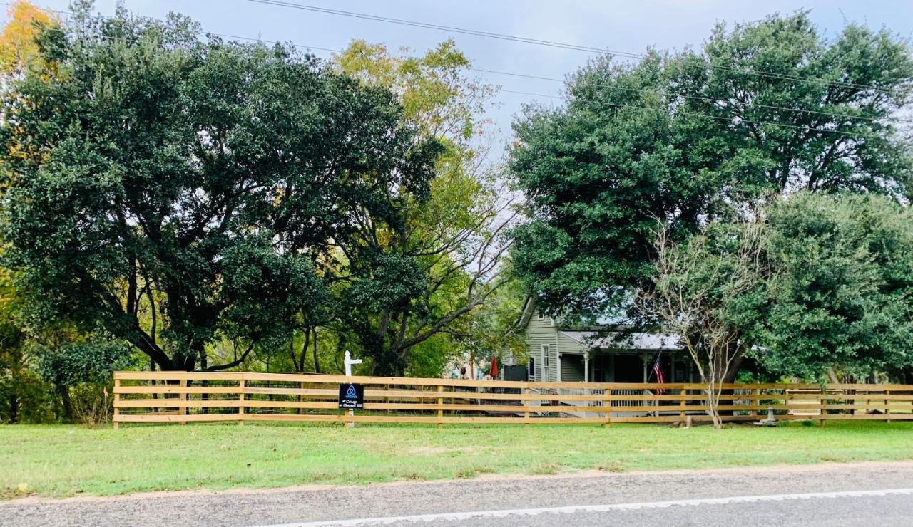 Circa 1900 - Historic - Romantic - Private - Pond - Fenced Yard - The Cottage At Chappell Hill 外观 照片